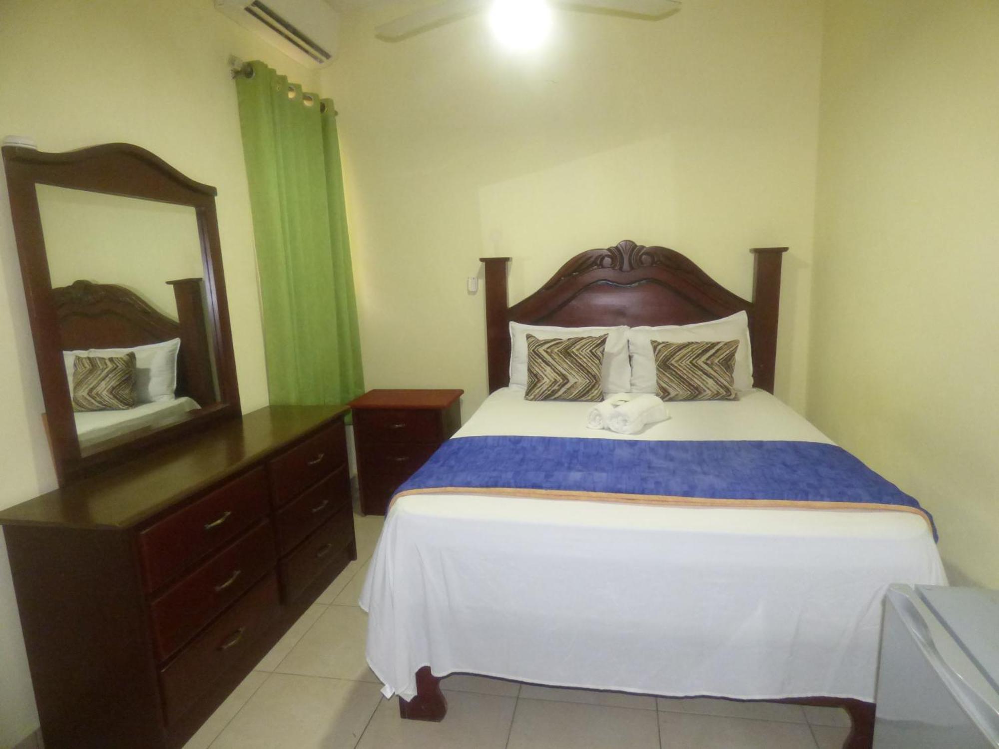 Hotel Enrique I Gazcue, Bed And Breakfast Santo Domingo Kültér fotó