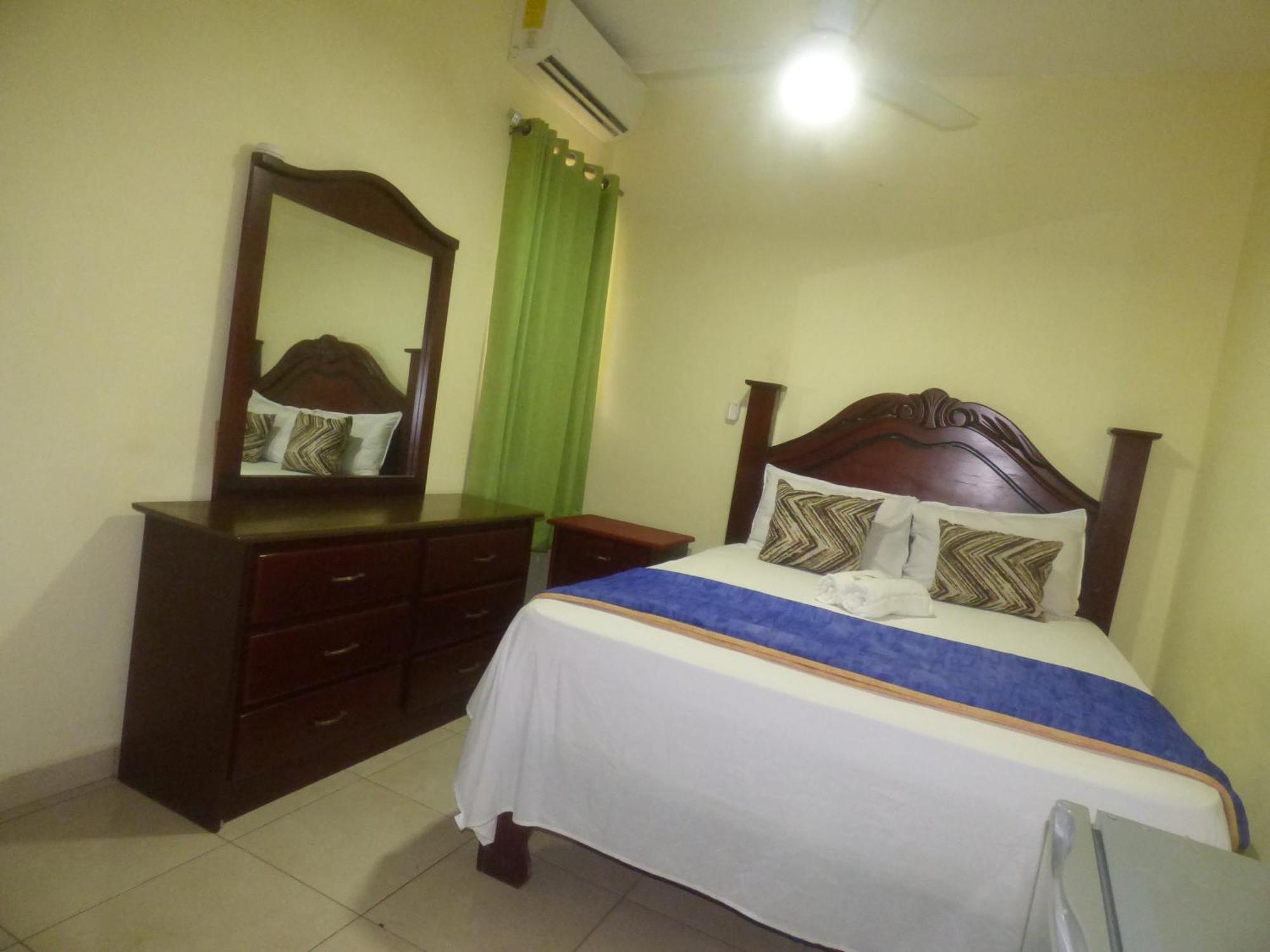 Hotel Enrique I Gazcue, Bed And Breakfast Santo Domingo Kültér fotó